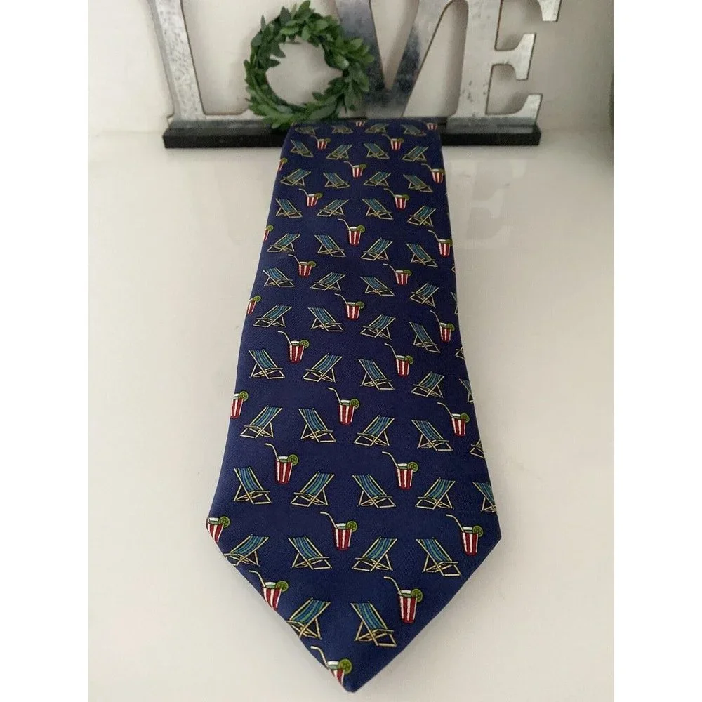 Aquascutum 100% Silk Tie Navy Blue Made in England Cool Beach Theme Vintage 3.75